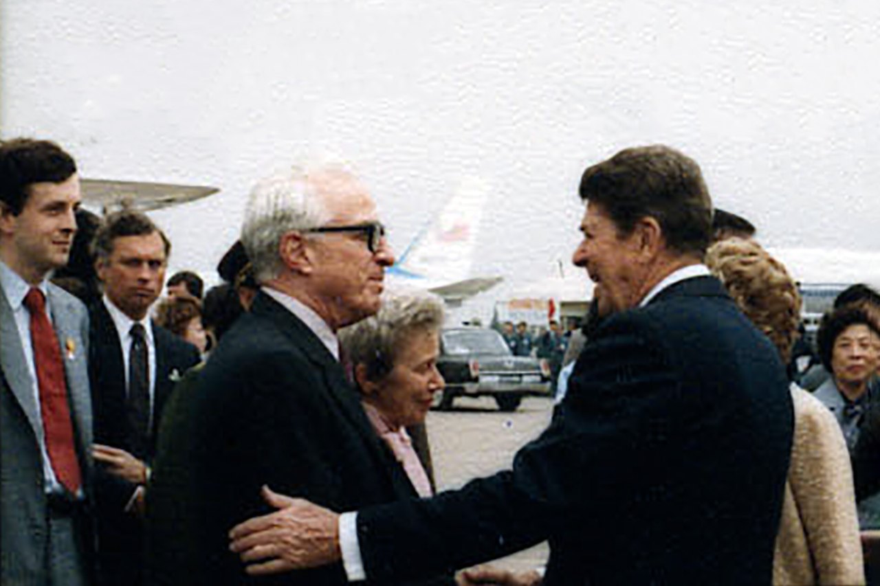 Reagan and Hummel chat