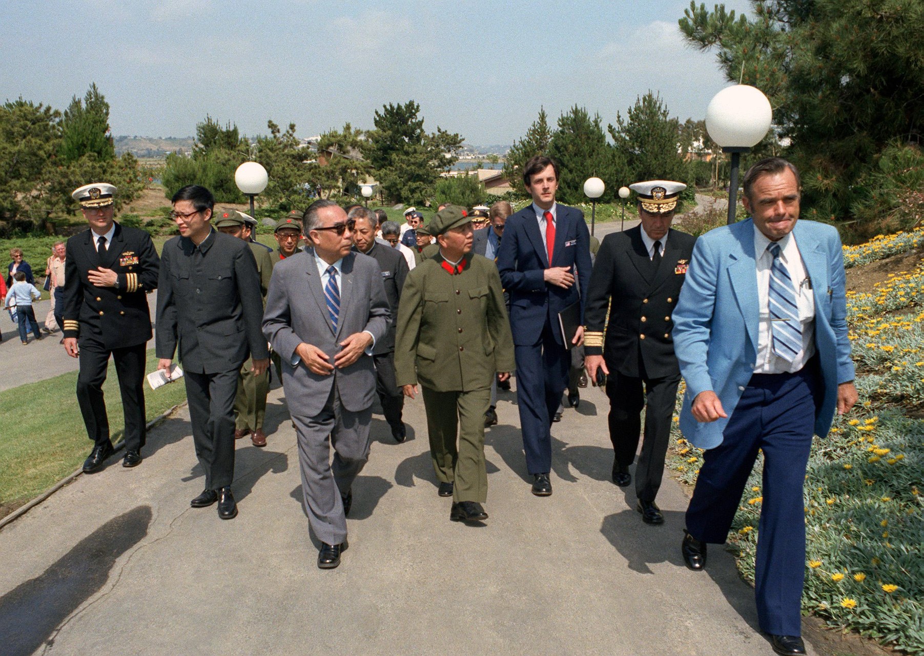 Chinese Military Delegation Visits Sea World
