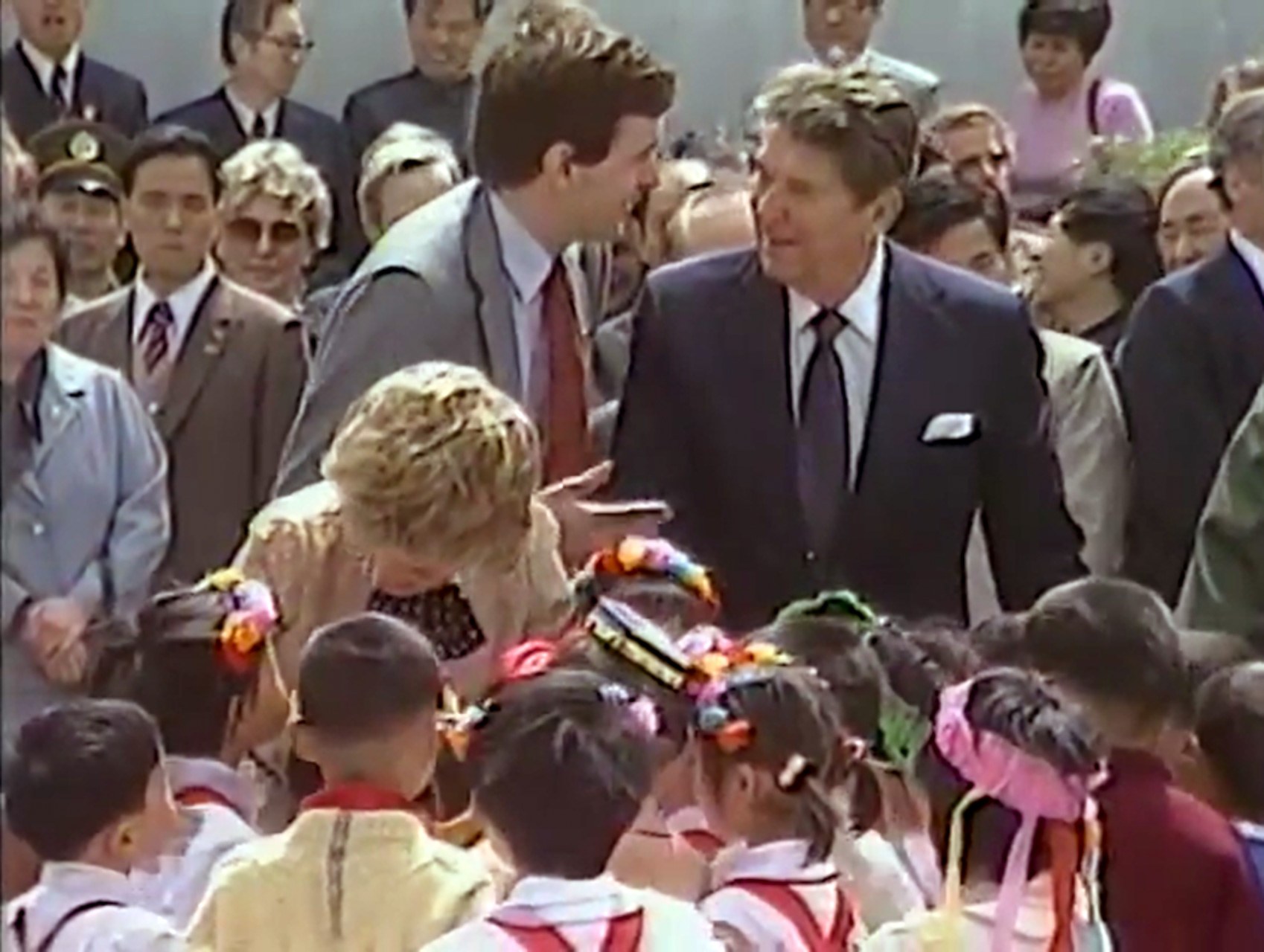 Reagan visits Hongqiao