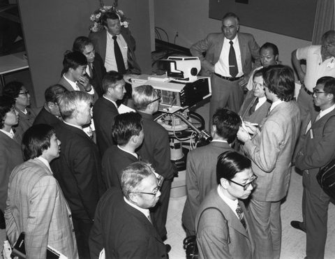 Chinese broadcasting delegation visits New York studio