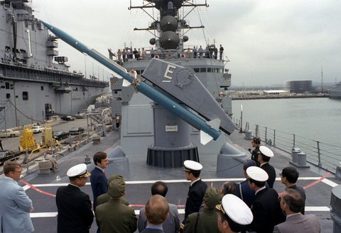 Chinese Delegation Visits USS Fox