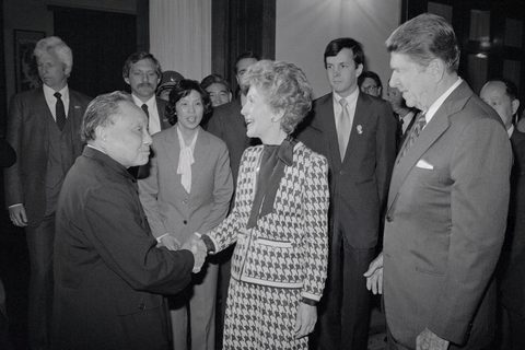 Reagan and Deng meet in Beijing