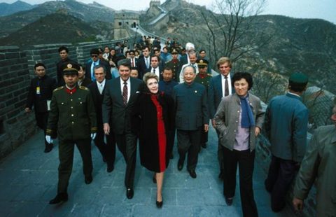 Reagan Tours the Great Wall at Badaling